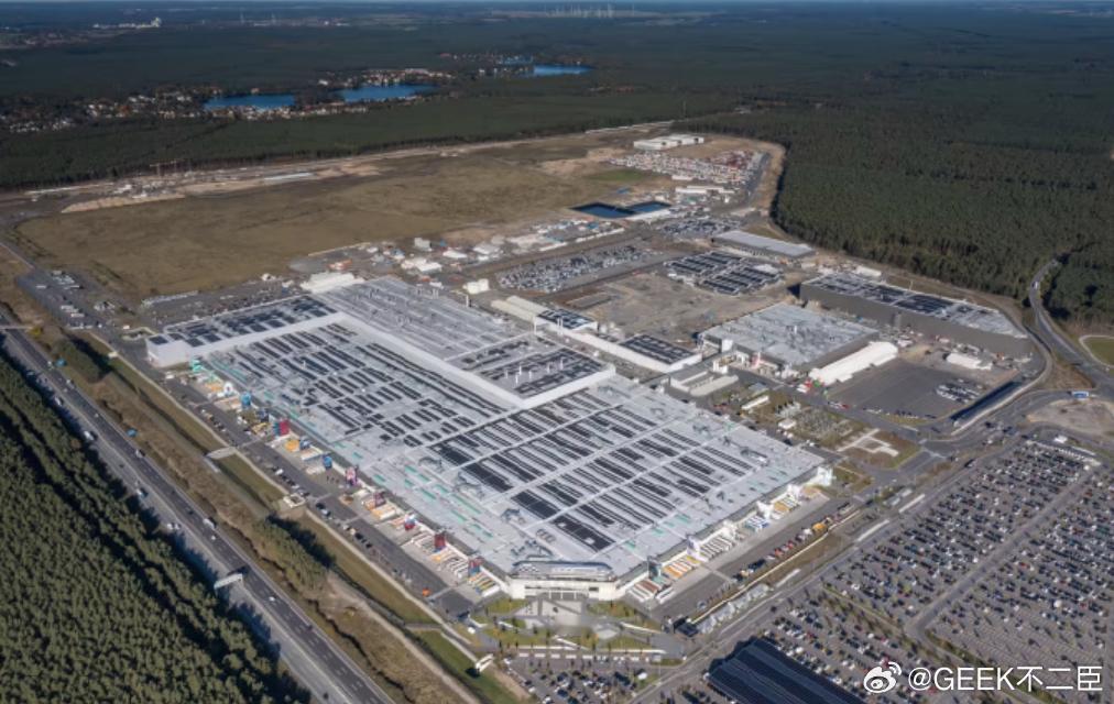 特斯拉德国工厂裁员超马斯克红线德国《商报》昨日（1 月 21 日）发布博文，报道