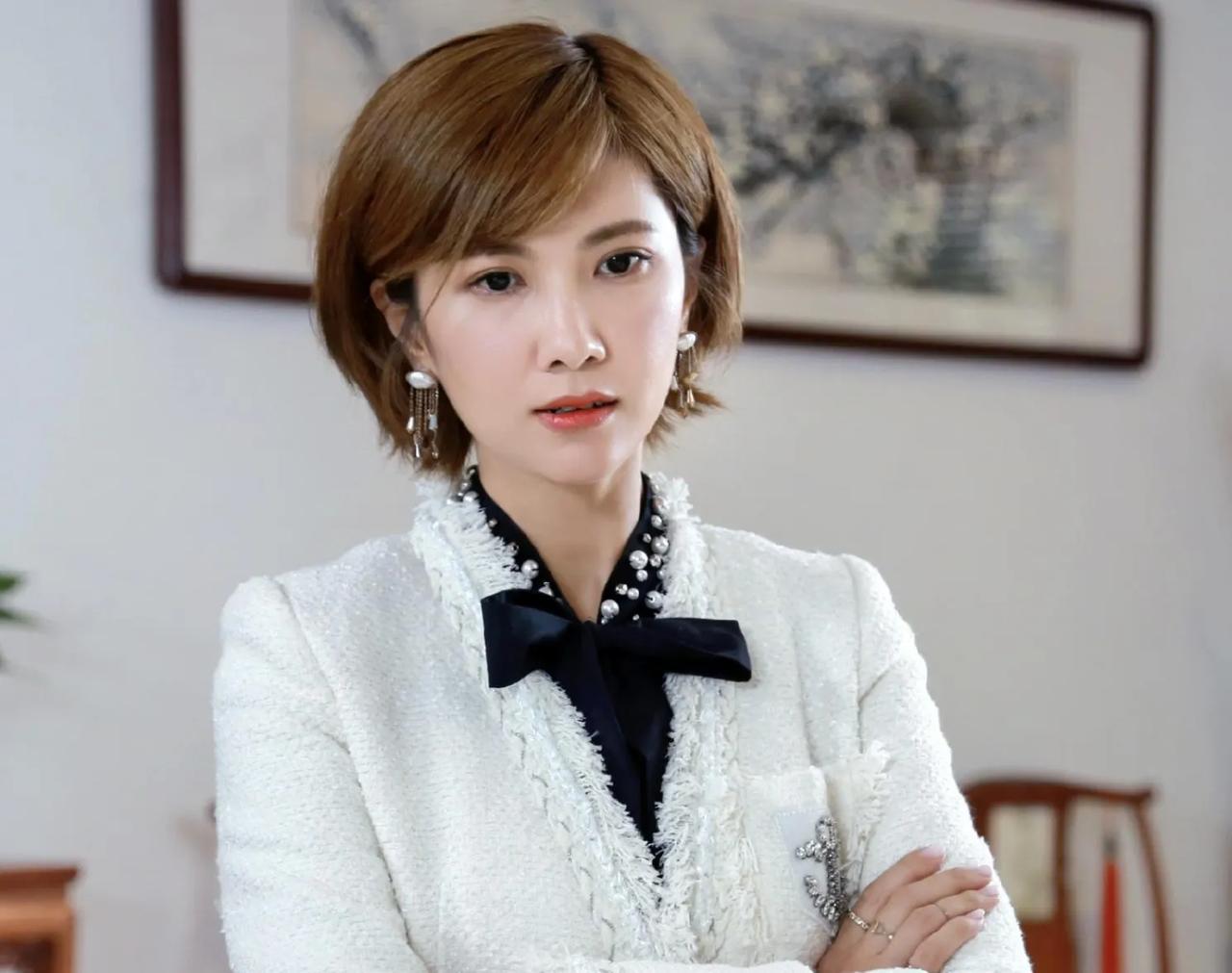 80后最漂亮女演员边潇潇，气质不输景甜宋佳为什么好久不拍戏了
说起边潇潇，年轻些