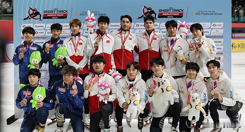 世巡赛-中国队男子5000米接力夺金
短道速滑世巡赛首尔站5000米接力，由孙龙