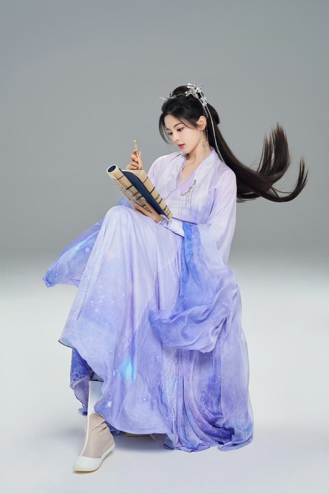 #杨超越[超话]#ycy#杨超越七时吉祥# ycy#杨超越祥云# 我年少时偶然识