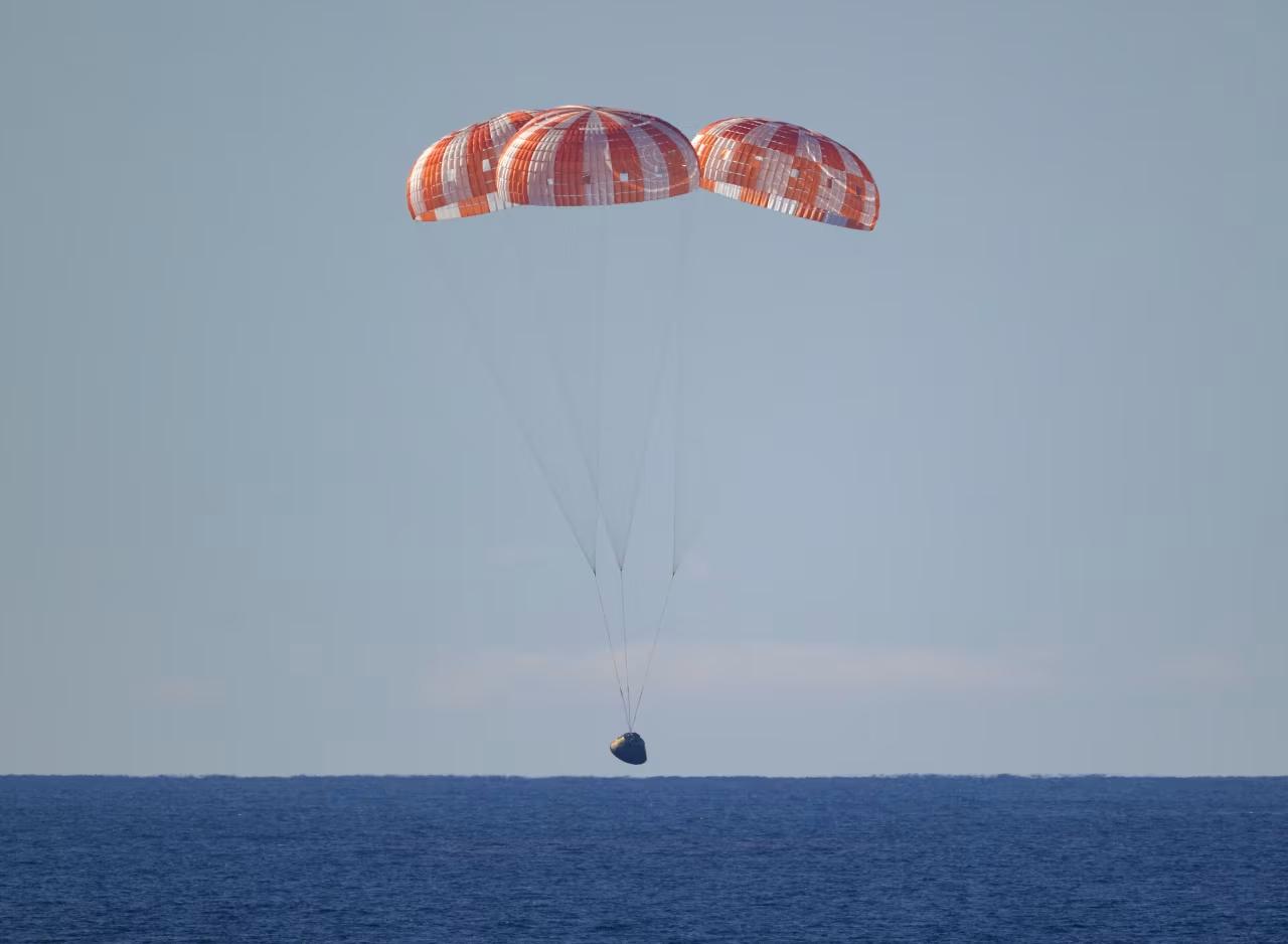 四名阿耳忒弥斯II宇航员今天安全返回地球