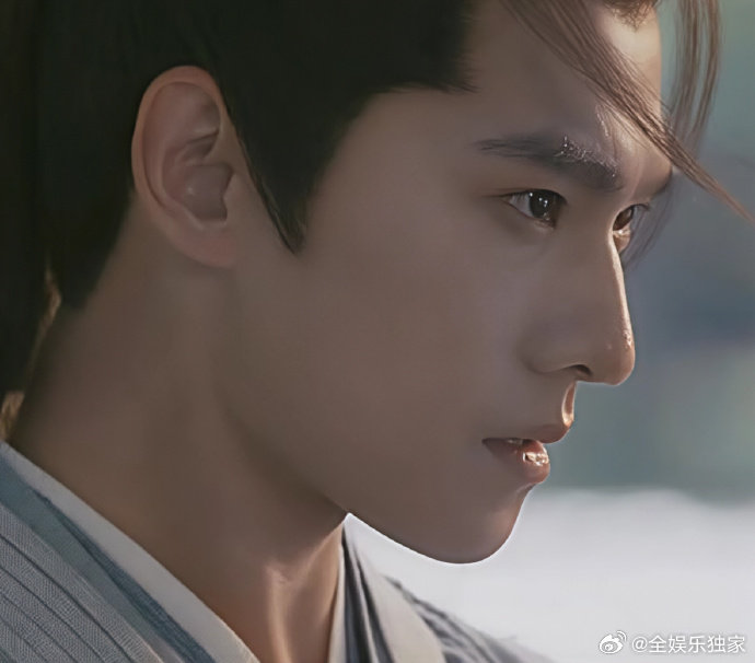 杨洋凡人修仙传角色榜第一杨洋韩立角色榜登顶 韩立登顶是必然！杨洋把角色的隐忍和爆