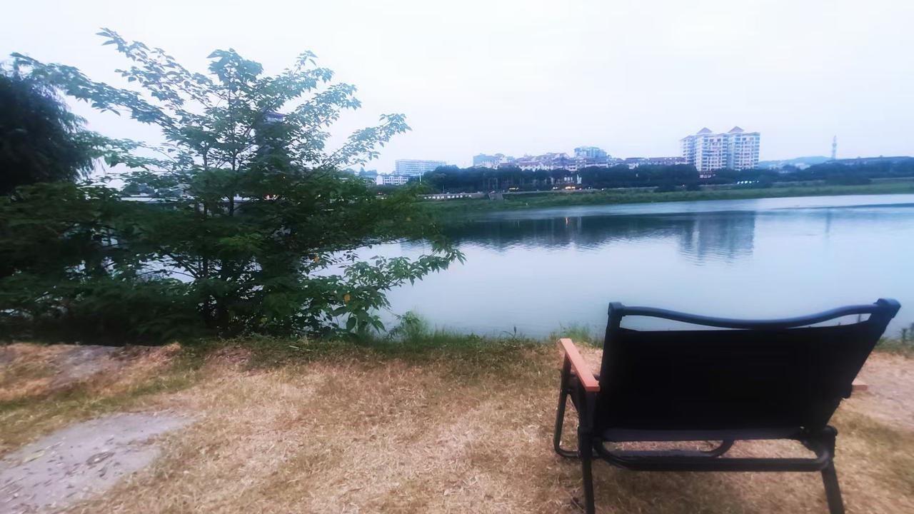 以前总觉得夫妻就该同甘共苦，可现实却狠狠打脸。就像我朋友，和老公一起创业，最开始