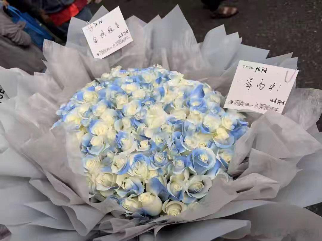 高考放榜！潮新闻采访过的两位少年传佳音：松弛的孩子都开出了花高考放榜季，喜讯接连