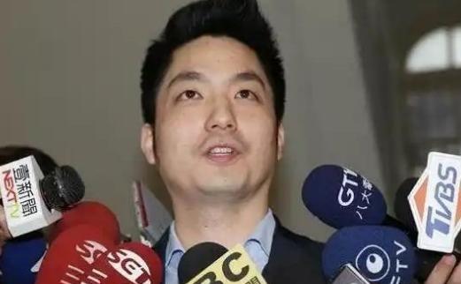 台北市市长、蒋介石的曾孙蒋万安直接把话撂下了！他当着媒体的面斩钉截铁地表示，自己