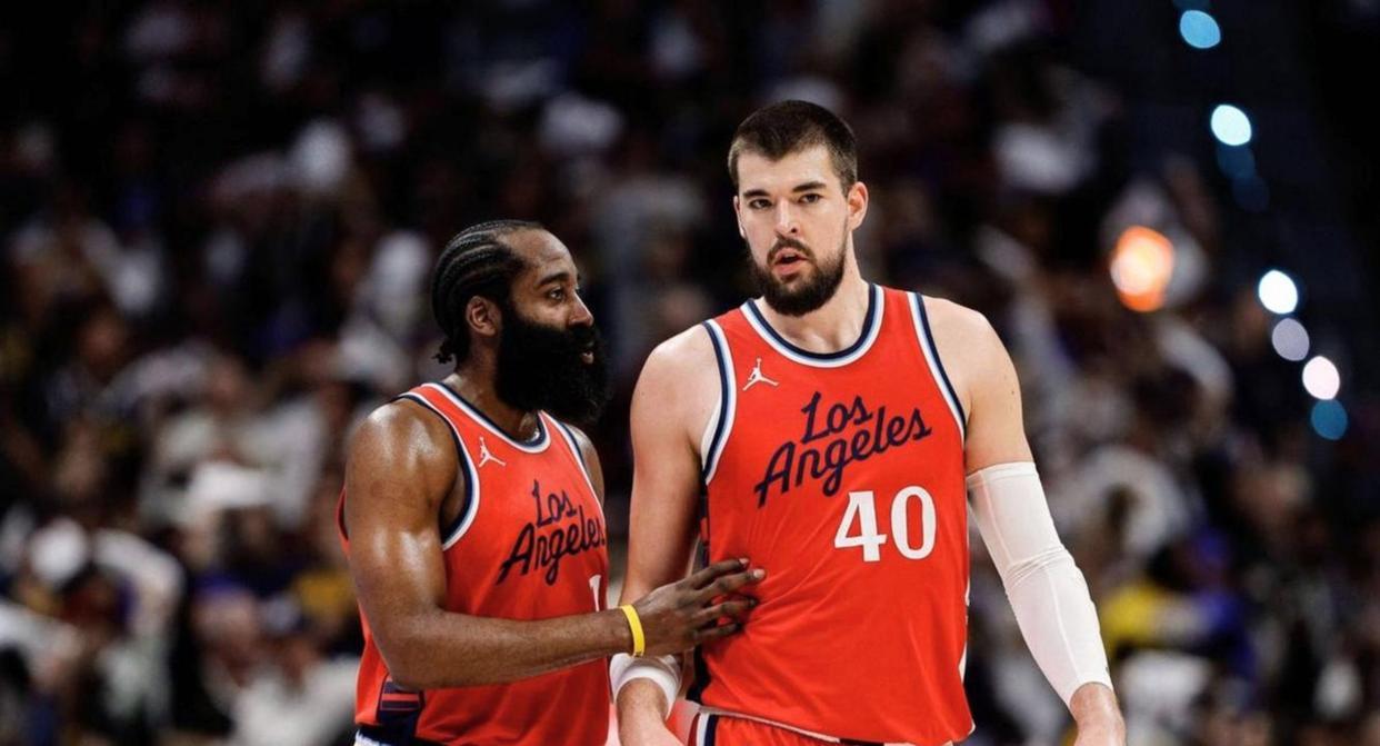 赚了，祖巴茨交易到步行者，快船得到马瑟林、杰克逊，两个首轮签以及一个次轮签。
