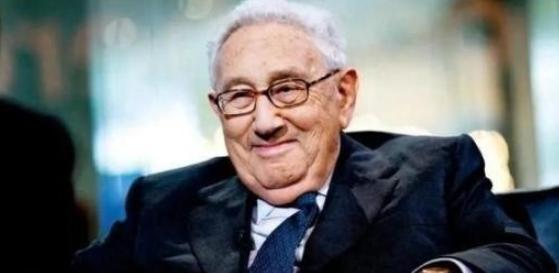 一旦中美开战，美军将全面轰炸中国？基辛格早就发出过警告：美国盟友再多也没有用，一