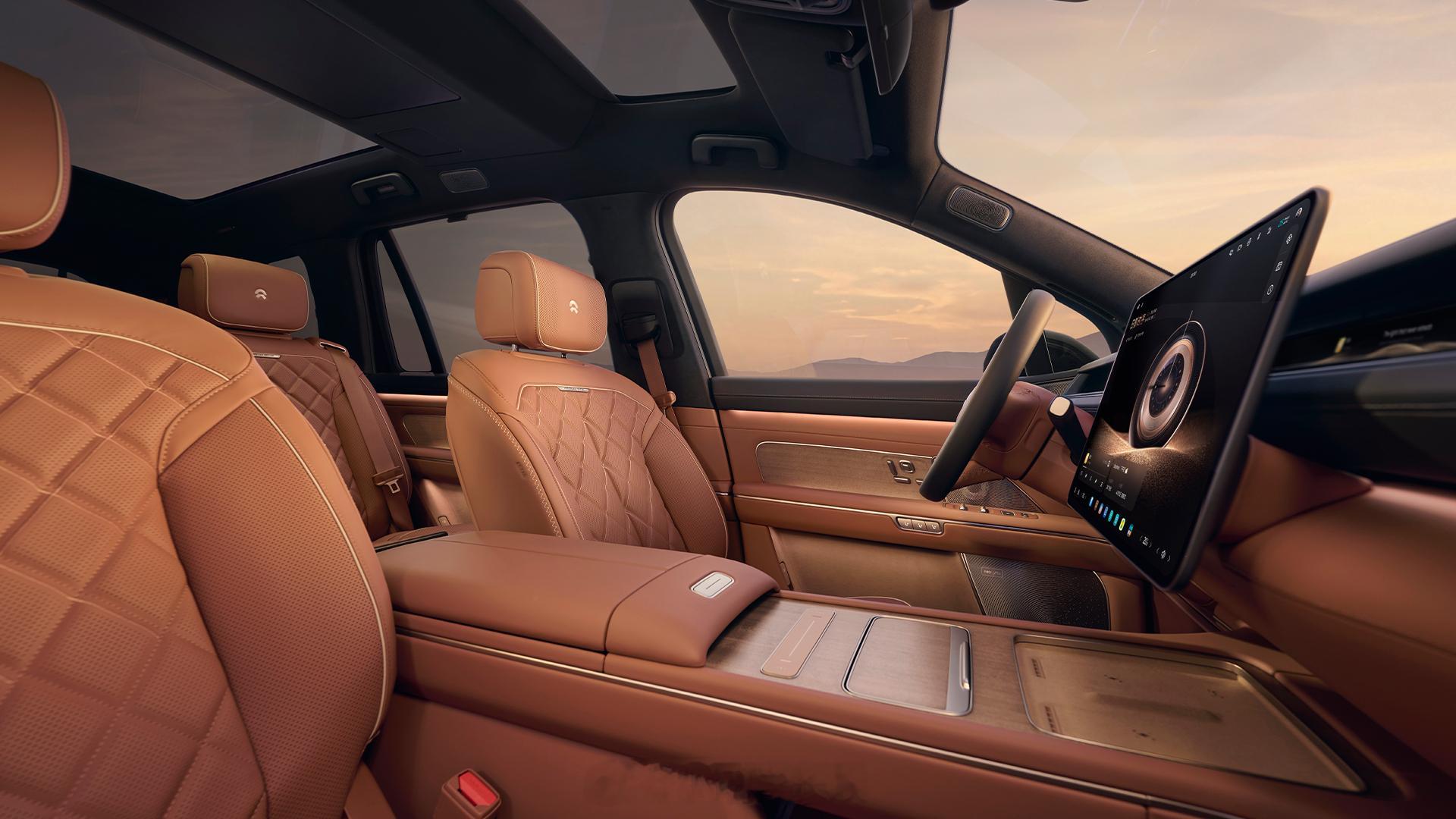 北京车展蔚来正式发布全新ES8玄金特别版，整车购买售价456,800元，BaaS