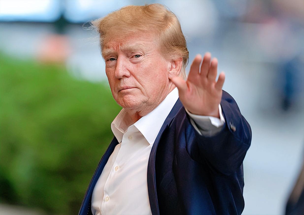 出大事了，特朗普向北约下通牒，结果高调喊口号半天，盟友不买账、内部乱成一锅粥，连