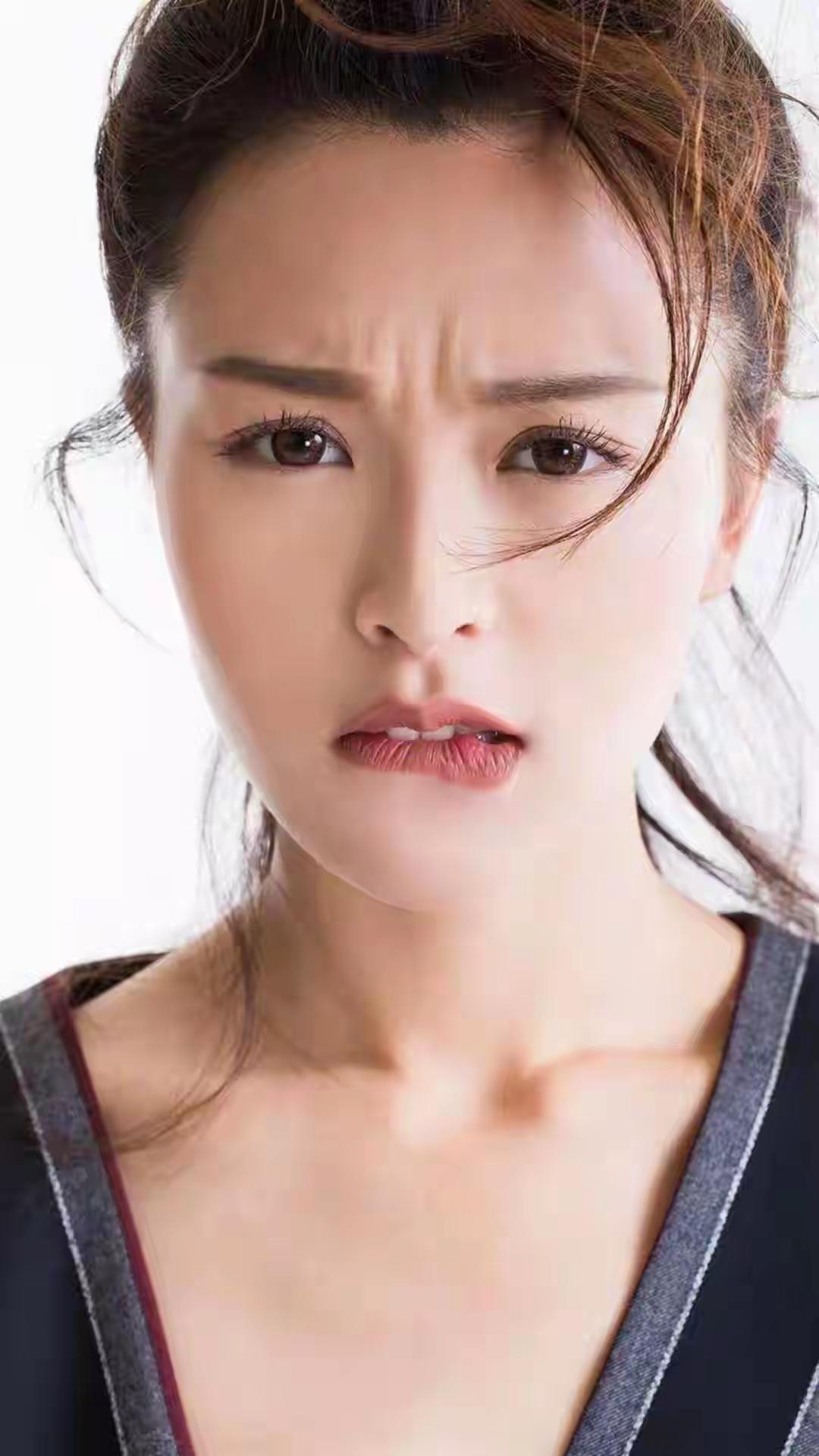 最，是最高级的形容词，不好说，香港有特点的女星真多，尤其是以前，现在差多了。
刚
