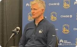 随着库里、巴特勒缺阵，主教练科尔摆出了什么奇葩首发？

中锋，39岁霍福德，身高