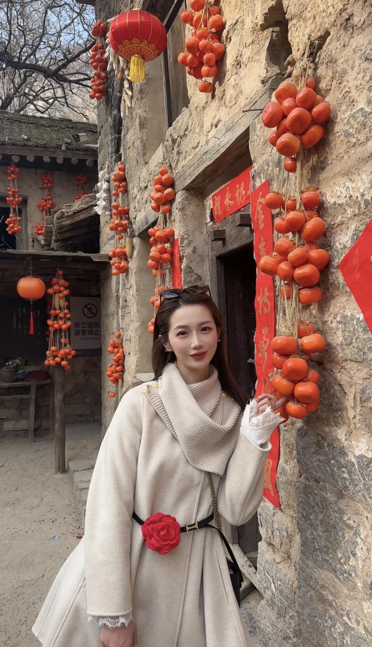 什么是知性女人的魅力?在穿着打扮上，知性女人简约而不简单。