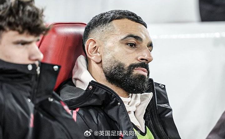 【萨拉赫是否继续当替补？】效力利物浦8年的萨拉赫，在没有受伤的情况下，首次连续两
