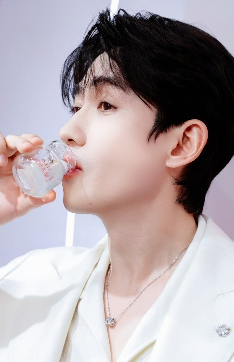 奶呼呼的朱一龙