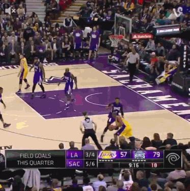 科比大伤后，后仰跳投明显很吃力了，没有了高度，就靠后仰的幅度了