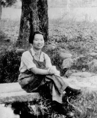 1939年秋，朱枫在浙江云和完成了一项艰难的决定——将三个孩子分别托付给亲友后，