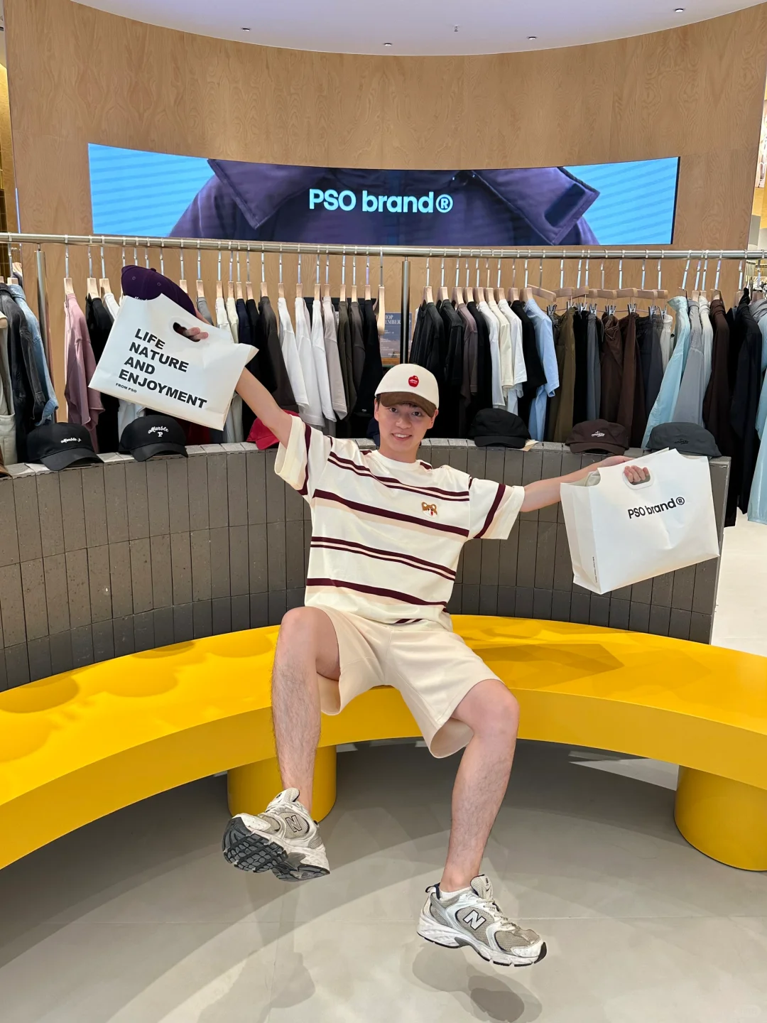 卧卧卧！新的！重庆线下也有了。。。❤️