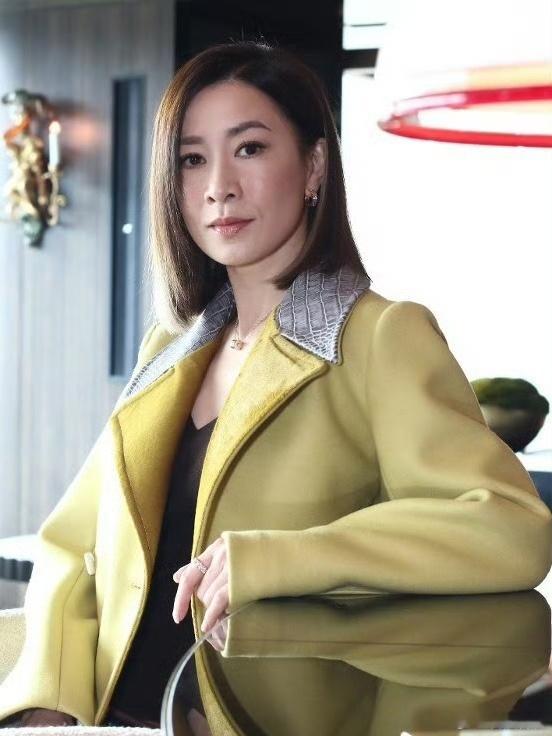 佘诗曼自曝已立遗嘱 对于港娱明星相继离去。佘诗曼称，已立下遗嘱，说自己赚钱这么辛