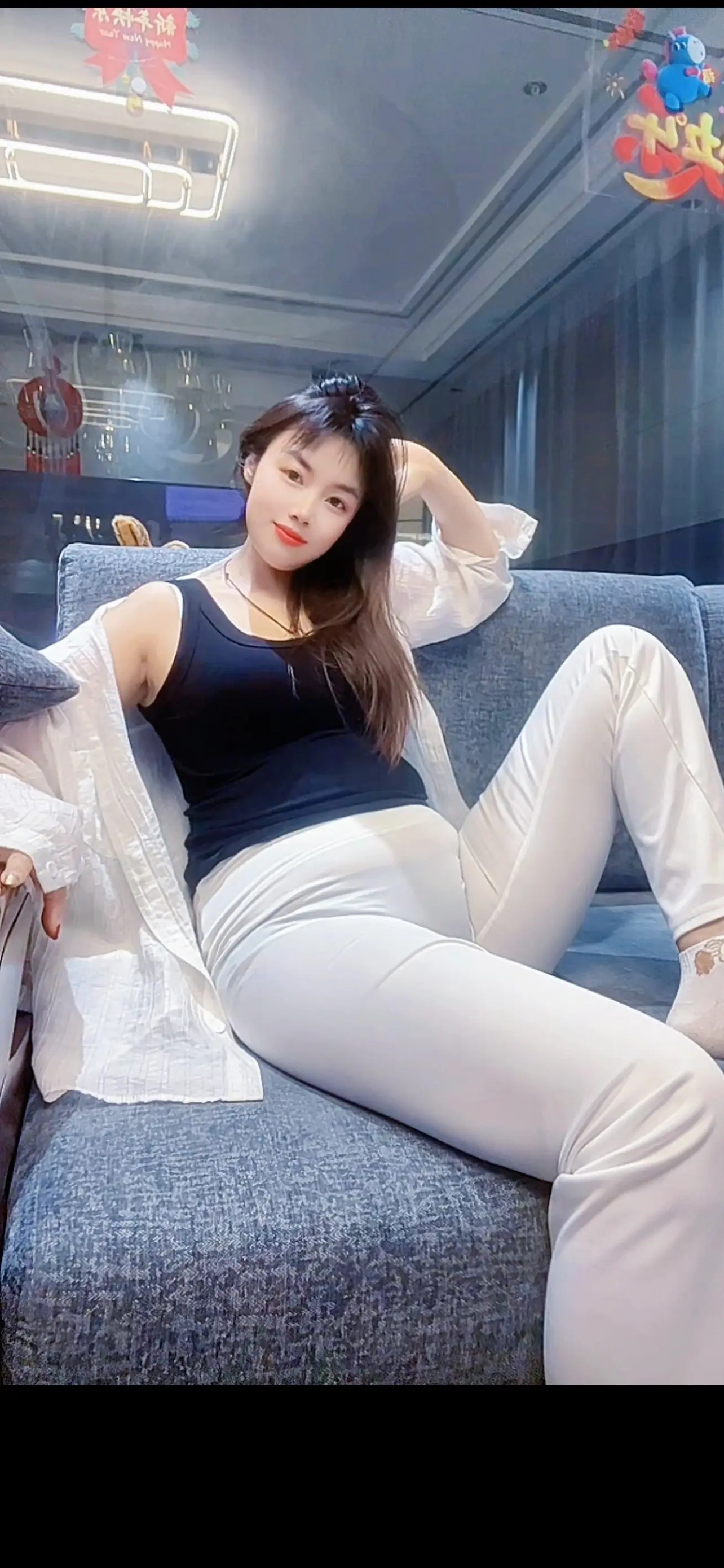 饿了你就吃，困了你就睡，事情一问三不知，问啥啥不会，没心没肺，咱们长命百岁！