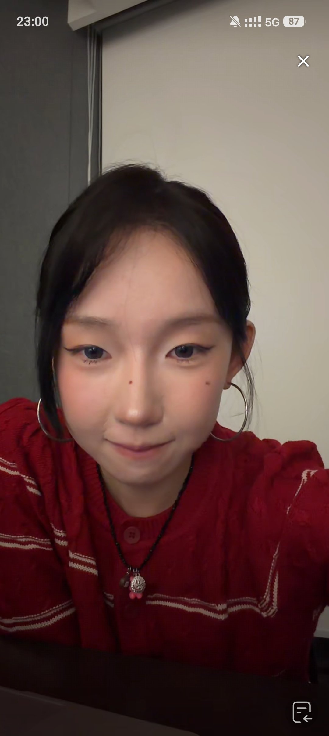 此女直播的时候完全是乖宝 