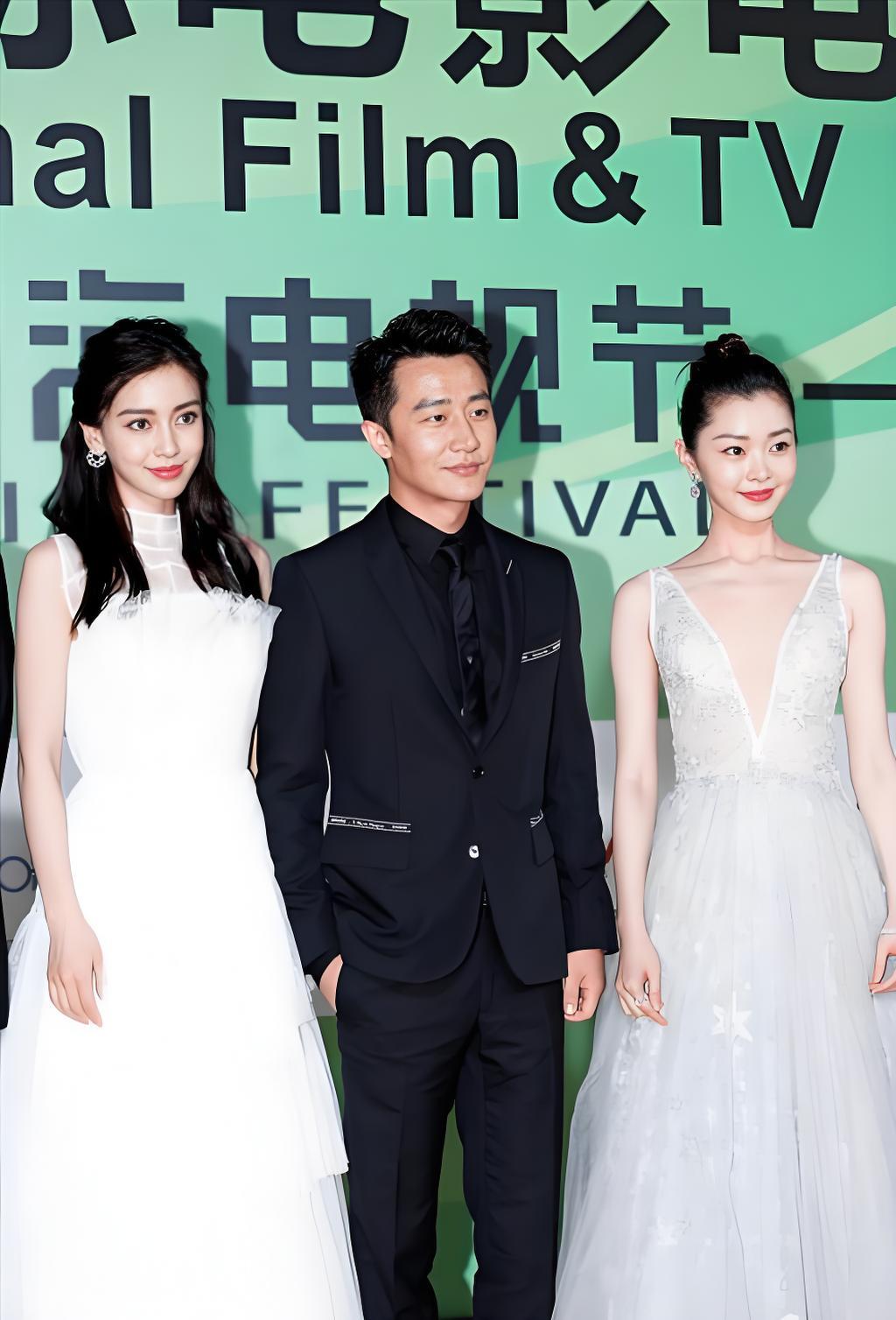 论长相，杨颖好看。
论演技，宋轶更胜一筹。