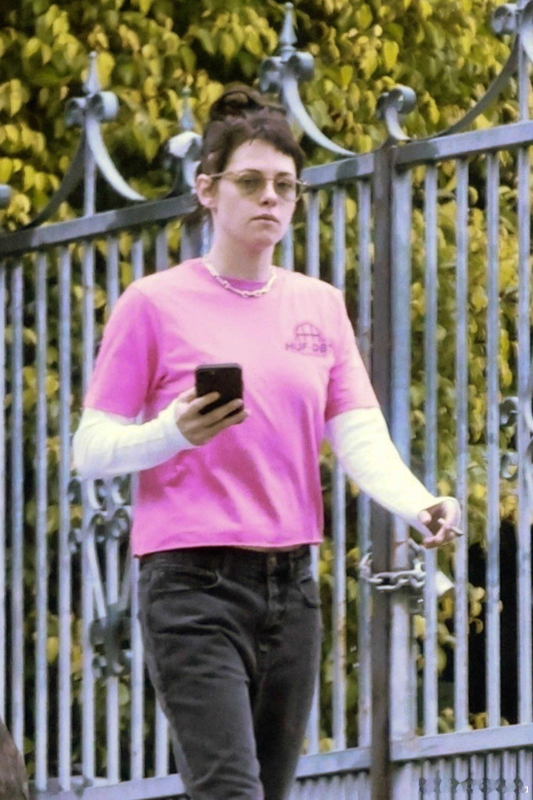 Kristen Stewart克里斯汀斯图尔特和老婆Dylan meyer在洛杉