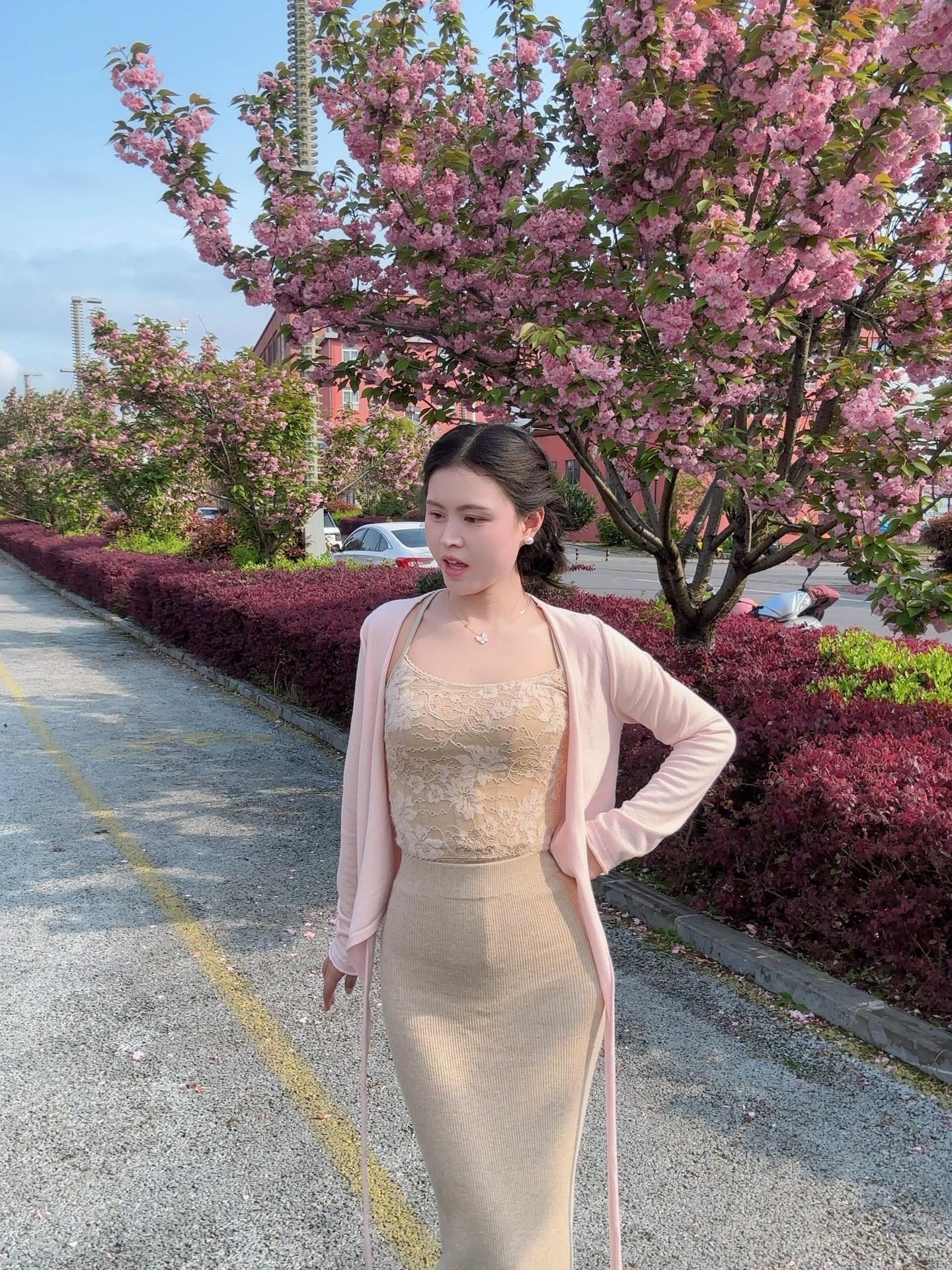 华妃娘娘说：做人需花团锦簇，轰轰烈烈。