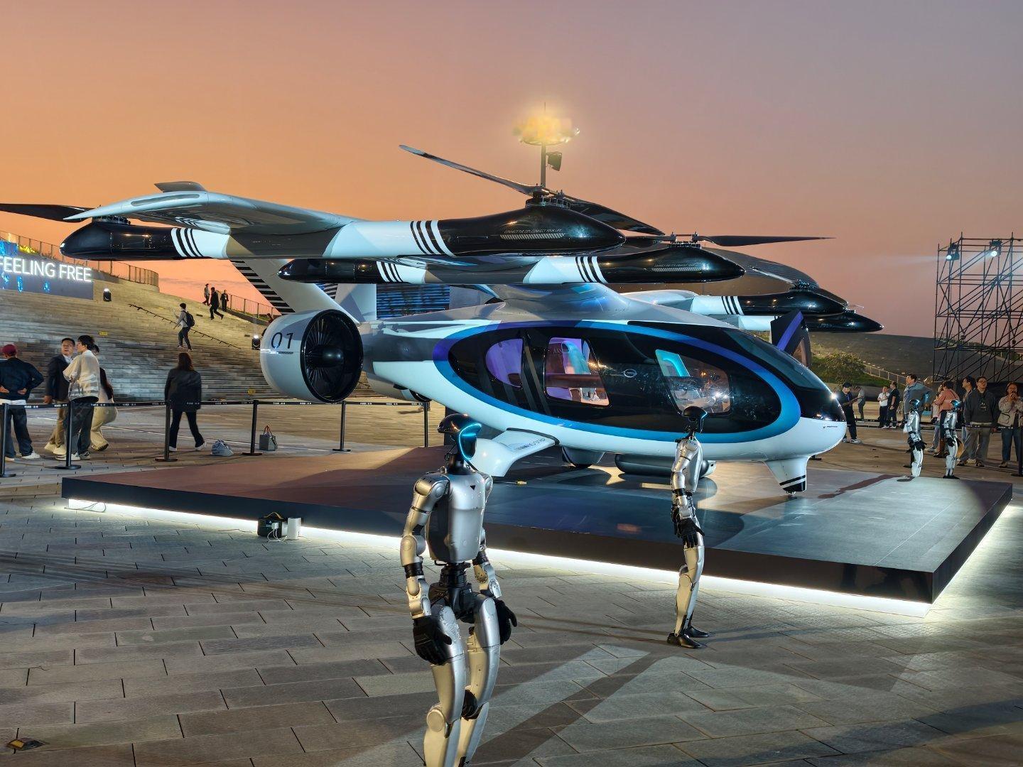 今晚启境GT7全球首秀，不知道黄景瑜是不是真的会来啊！场面真的很大，飞机，机器人