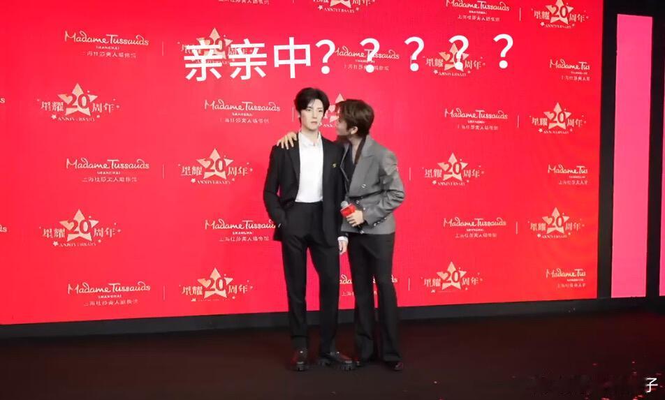 侯明昊顶着这张脸到处玩抽象侯明昊的抽象行为真的没谁了，帅哥你清醒一点，颜值不要了