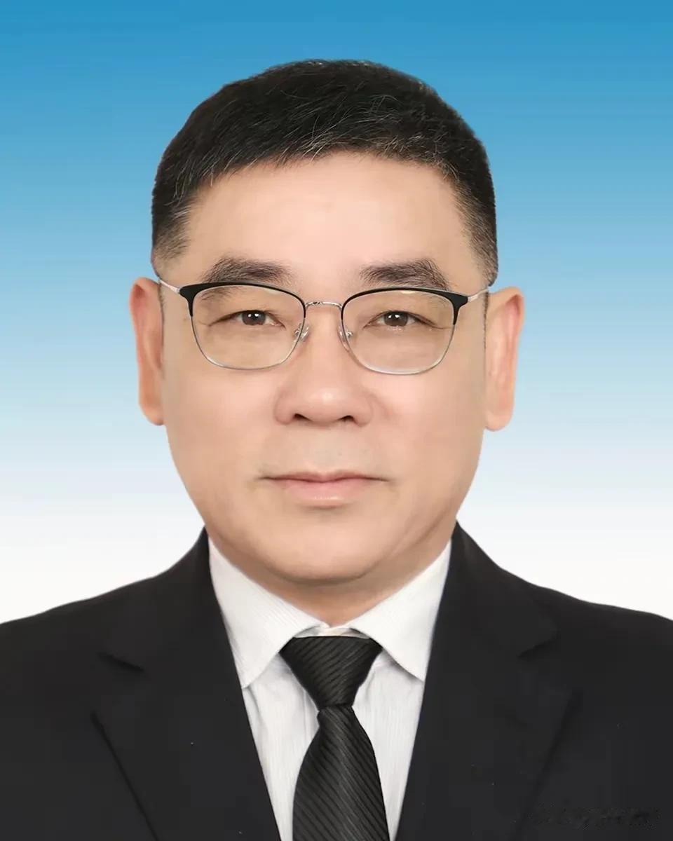 深夜突发，郴州市政府秘书长、市府办主任被查，系主动投案！

5月17日深夜，权威