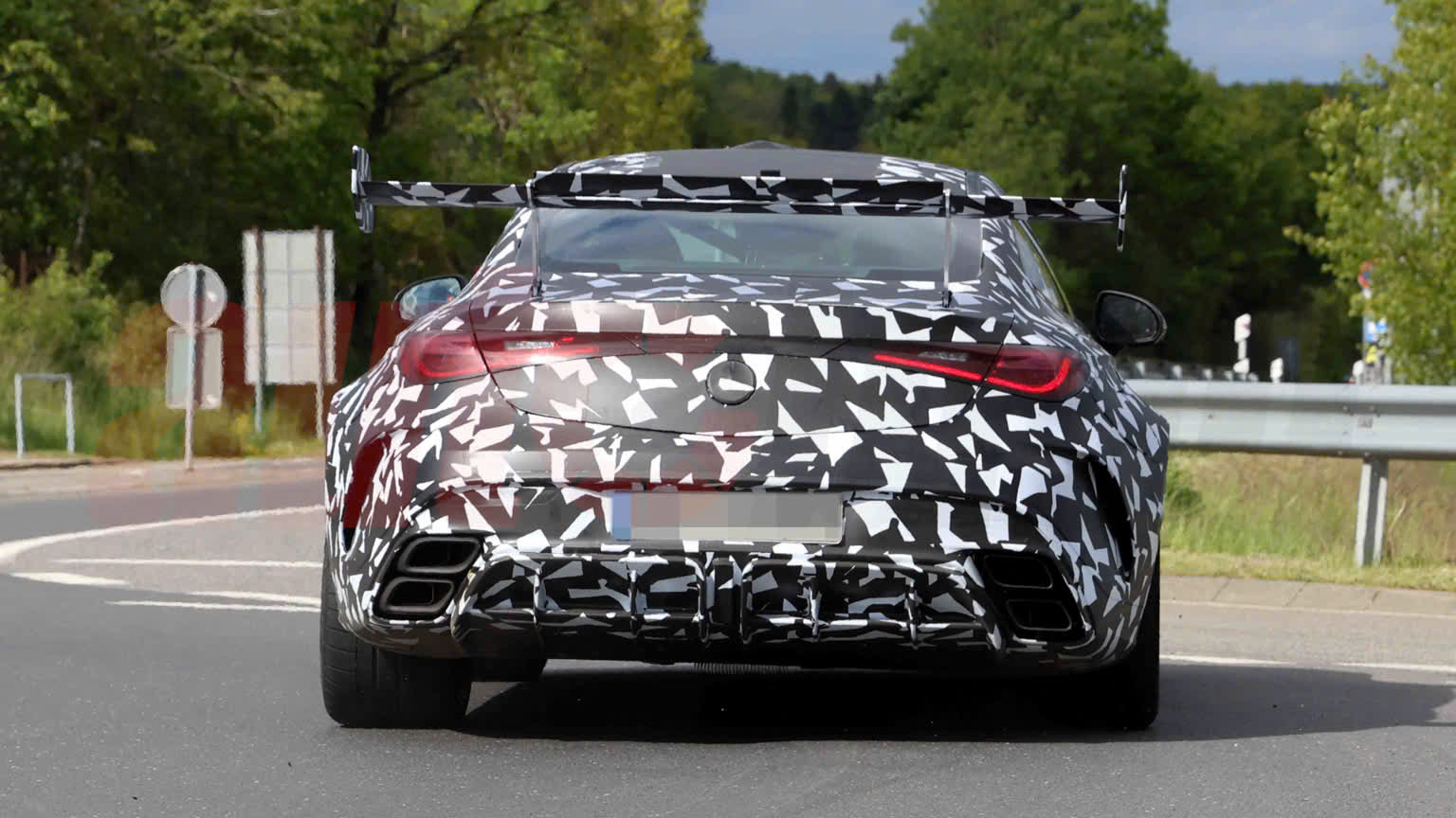 梅赛德斯奔驰 Mercedes‑AMG CLE 63 Mythos 纽博格林谍照