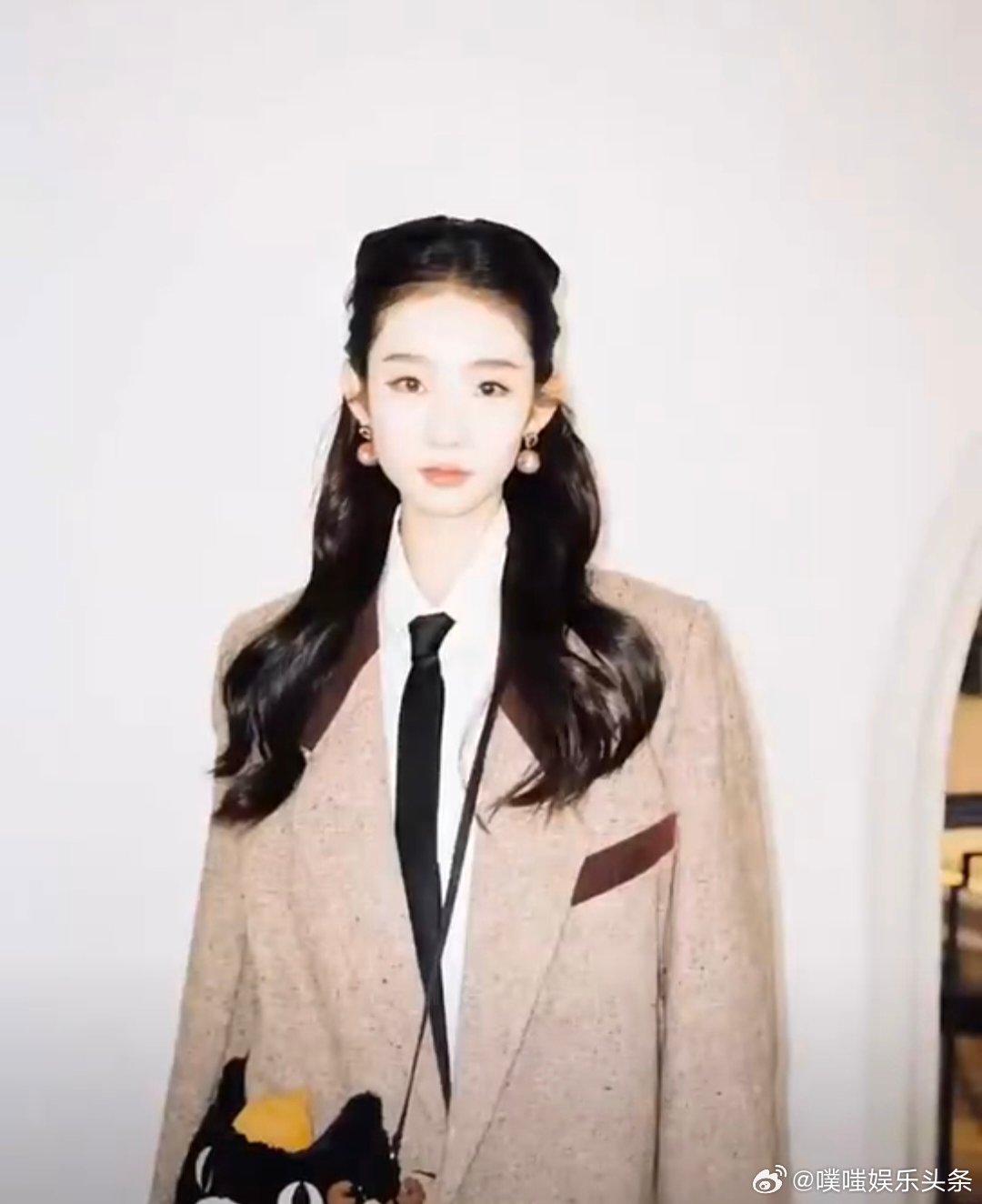 大半个娱乐圈被惹毛了  这毛茸茸特效真是太神奇了，能让明星们瞬间打破人设，变得亲