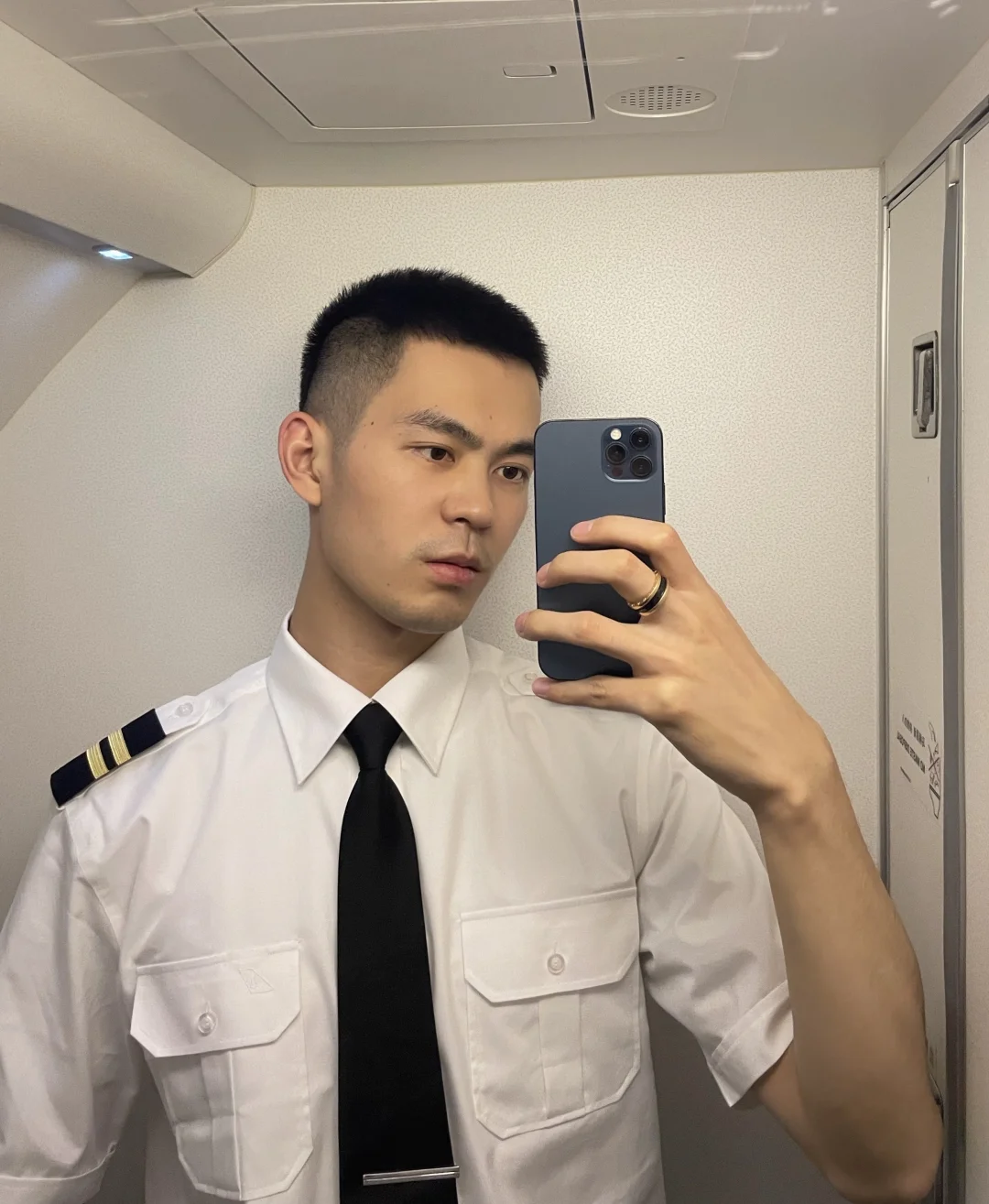 之前上班被叫男空姐