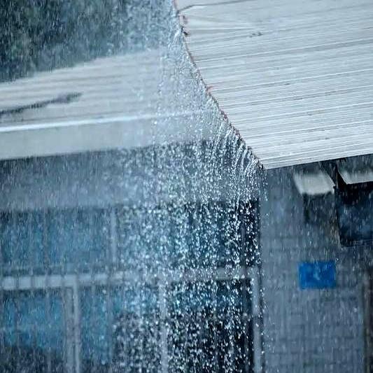这雨真是没完没了，昆明这边最近被它折腾得够呛，出门都得先看天脸色。
5月本来就容