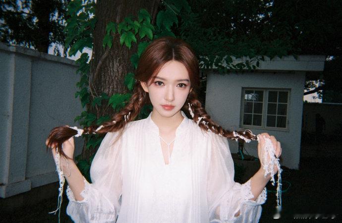 罗云熙程潇合唱只对你有感觉罗云熙程潇只对你有感觉一曲只对你有感觉，让大家再次想起