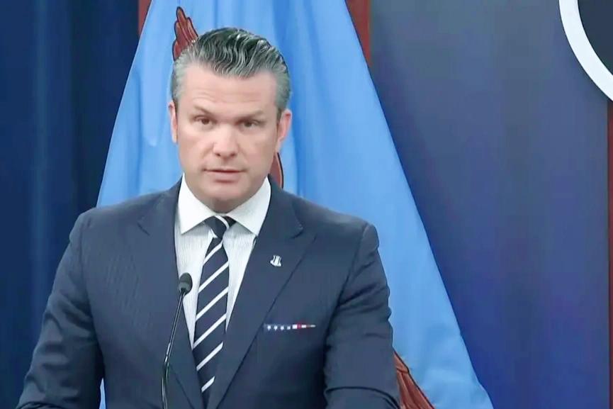 赫格塞思放话：伊朗先兑现承诺，冻着的钱才能动

美国国防部长赫格塞思14日把话说