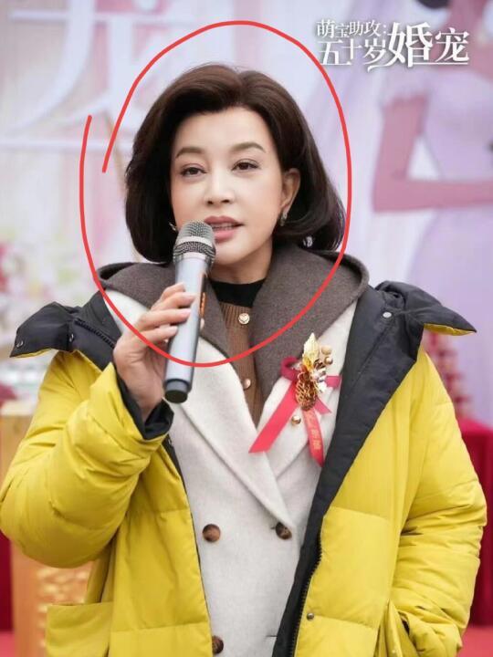 70岁刘晓庆执行力太强了，网剧搭档30岁男星