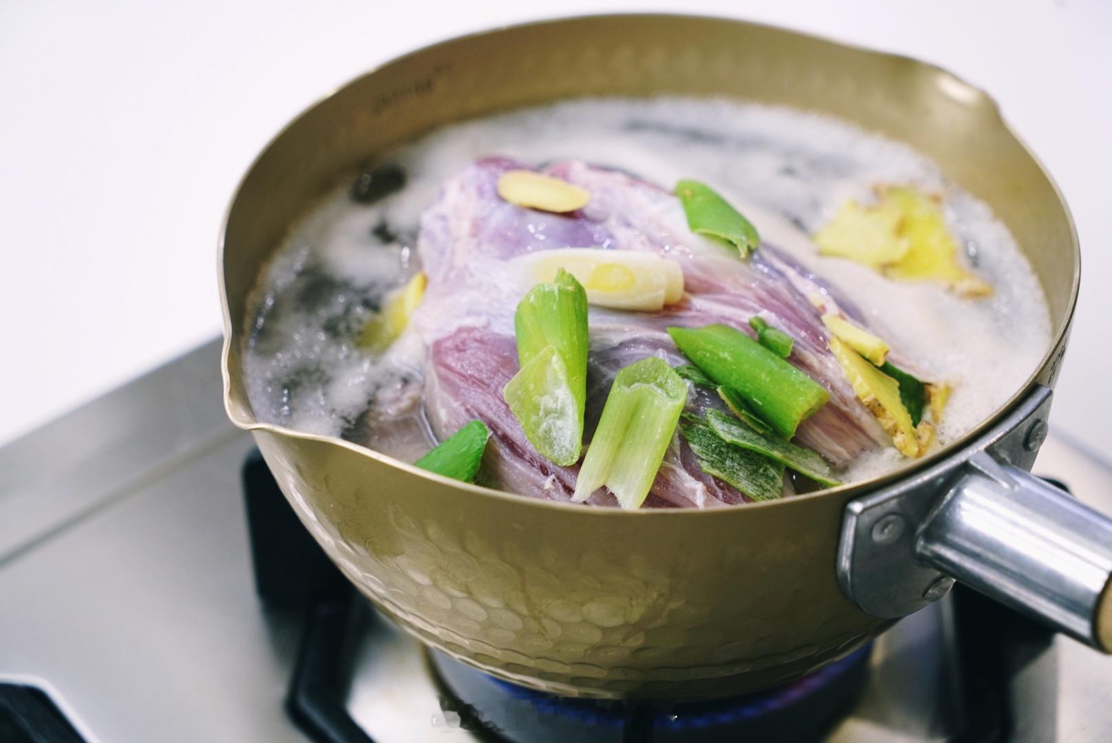 清汤牛腱子番茄土豆牛肉浓汤#食材预处理# ​​​