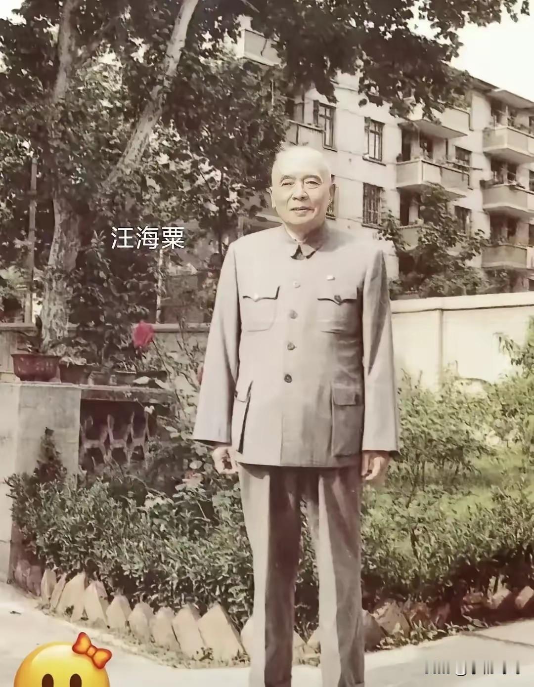 南博画卷案真的是个迷
越来越让人看不懂，你说它是常规文物处置吧，却处处是疑点
庞