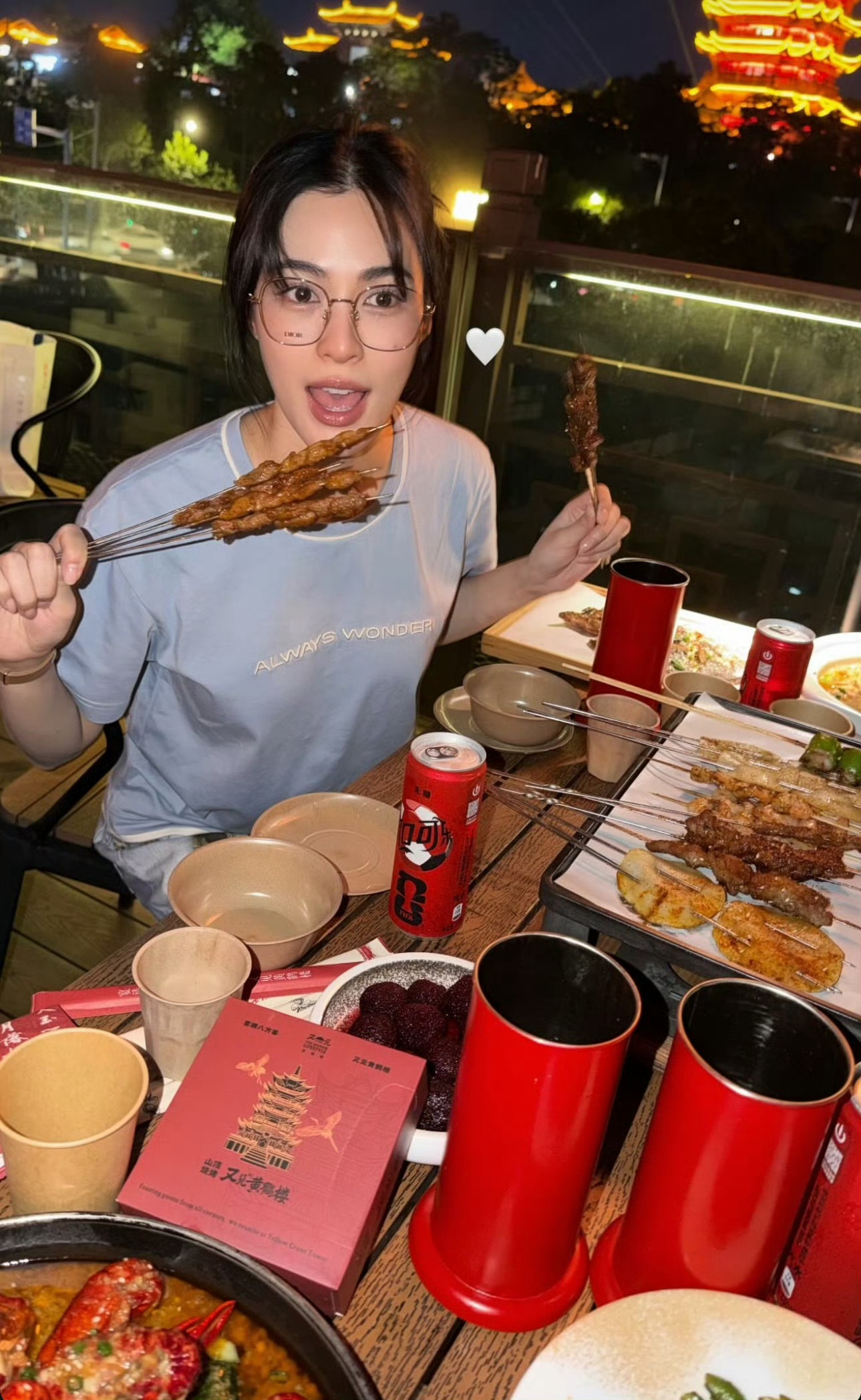 邝儿ig快拍更新:吃美了😋 ​​​