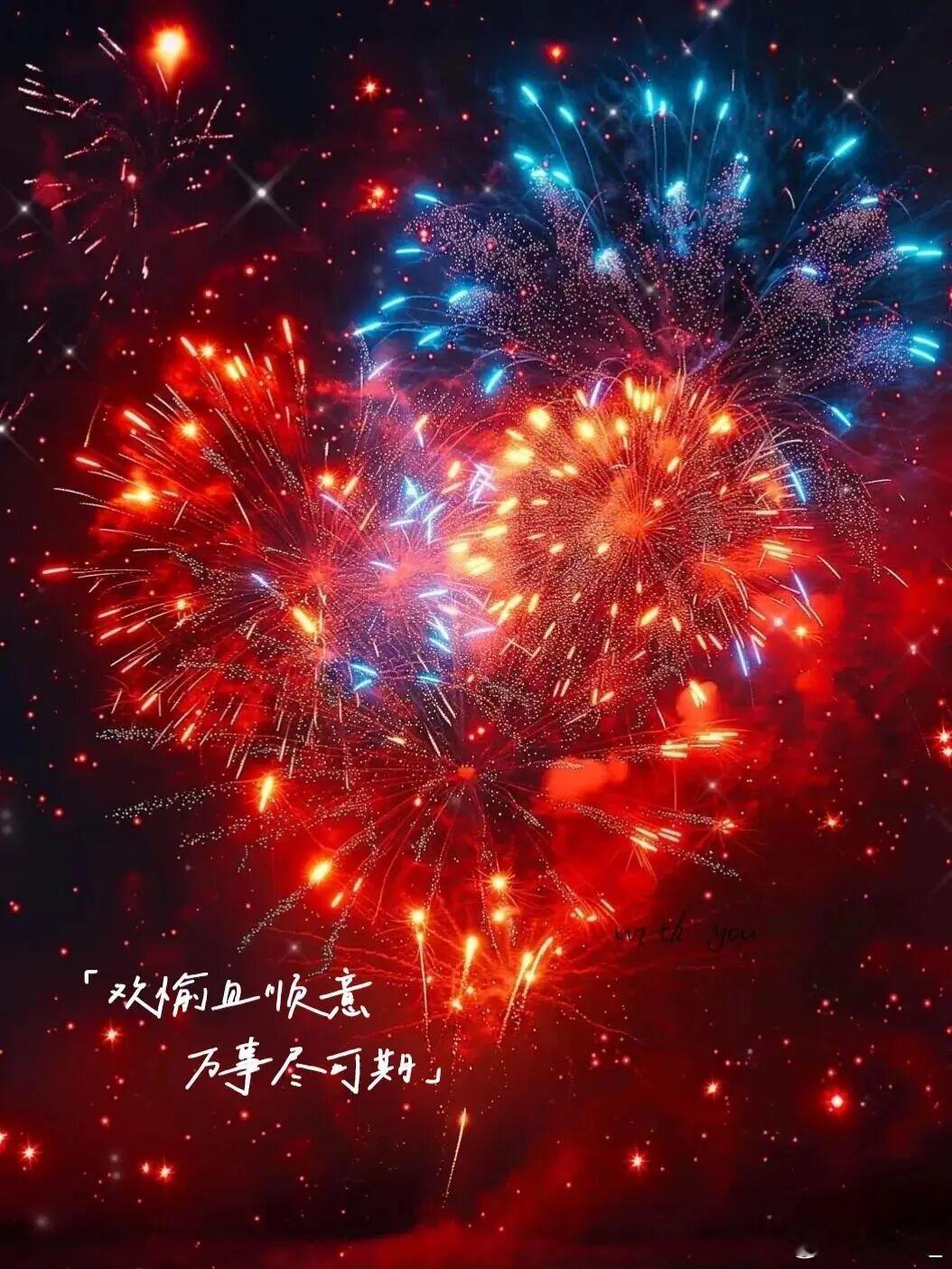 好在时光宽厚，我可以俯身牵住，那个小小的自己，告诉她，往后的路我陪你走，我是带你