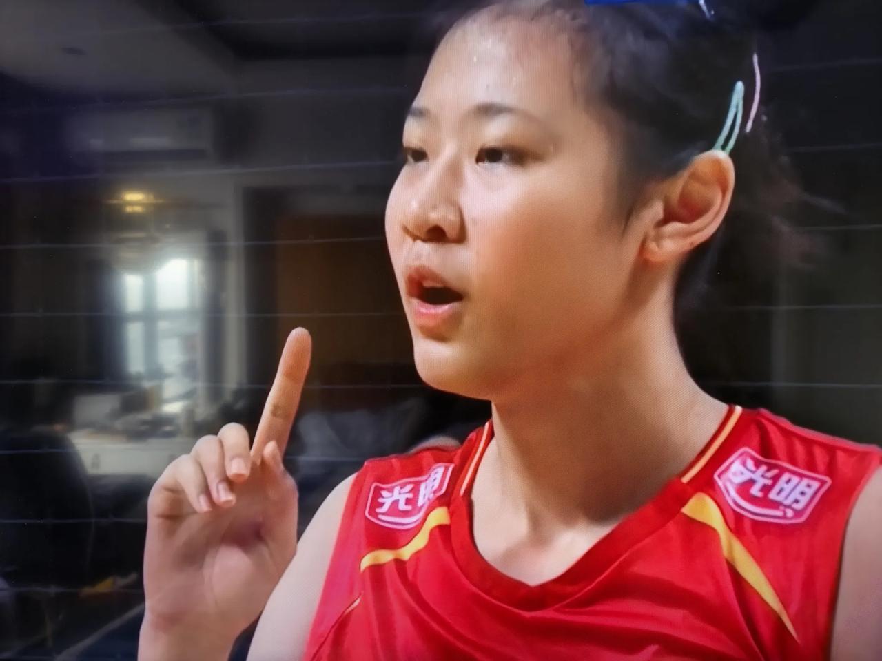如何评价王奥芊的自我批判精神王奥芊人小头脑灵活，打得一手好快球，浑身上下充满了活