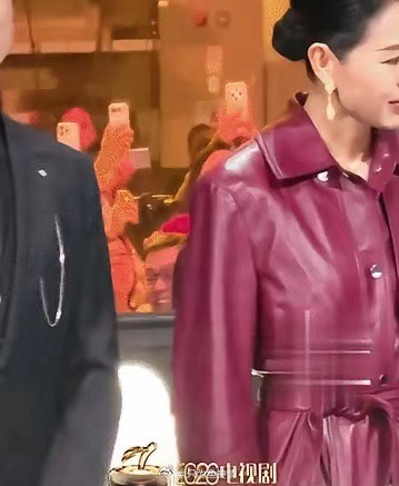 说实话，娱乐圈里谁咖位大谁咖位小，有时候真不是看年龄。你看胡杏儿，明明比孙俪还大