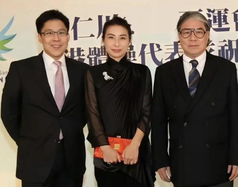 同样是儿媳，霍家“冠姓”背后藏着怎样的豪门密码？
咱老百姓啊，平时就爱凑个热闹，