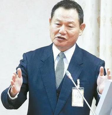 台“陆军司令”李翔宙发表声明，
 
4月5日，台湾地区陆军司令李翔宙表示：至今俄