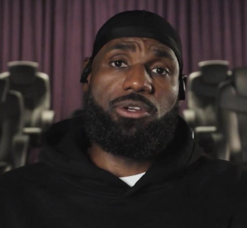 在第三季最新一期《球场大脑》篮球播客中，湖人前锋詹姆斯谈到了自己的领导力。“我在