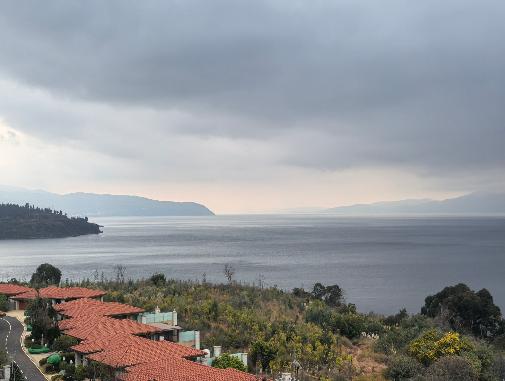 对于美国和以色列，现在是时候跟他们强调一下纪律了，那就是打归打，但是不能掀桌子。