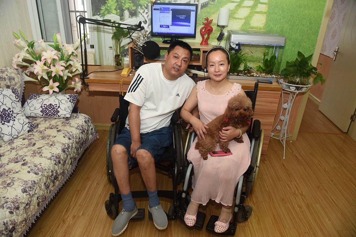 天津，一对90后夫妻婚后没多久，丈夫就得了病，被医院误诊成脑梗，后来全身瘫痪。两