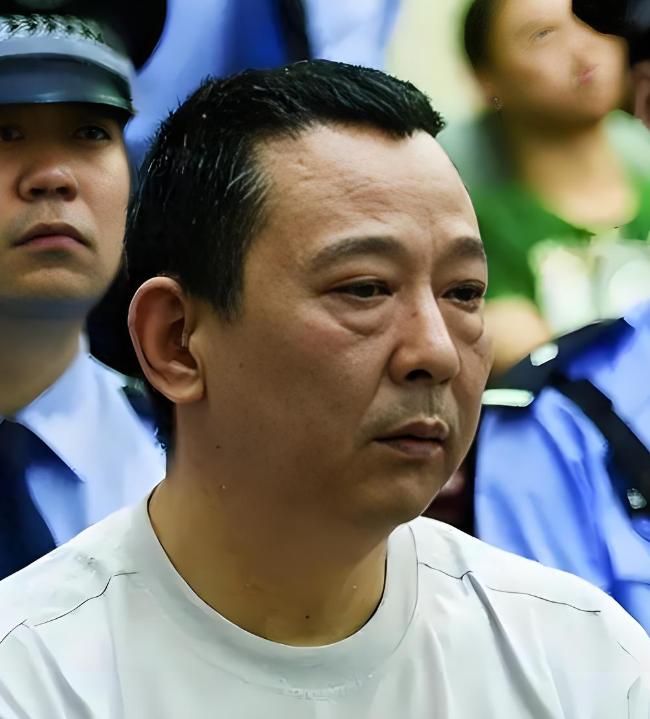 2015年2月9日，湖北咸宁，一位曾经不可一世的“四川首善”、身家400亿的福布