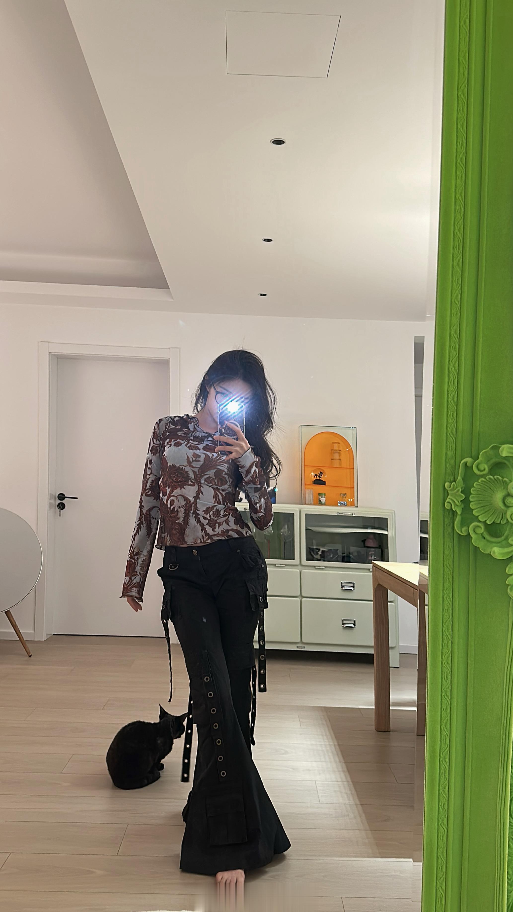 最近上班都是大晴天耶☀️收工回家先ootd👌🏻#羿服# ​​​
